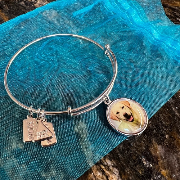 Wind and Fire bangle style Yellow Lab bracelet - Picture 5 of 6